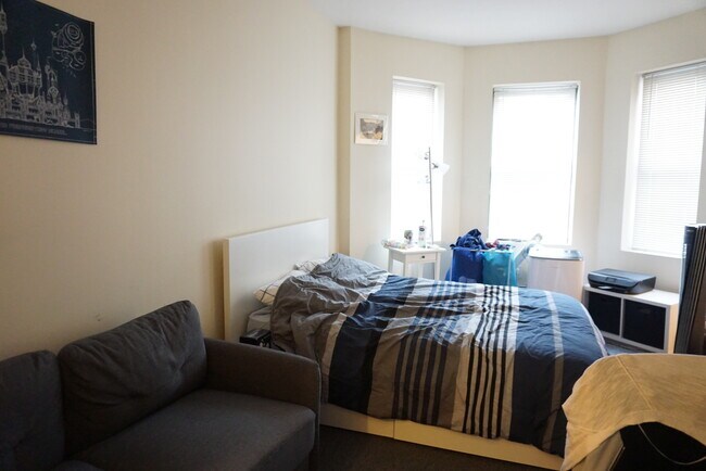 Building Photo - 833 Beacon St