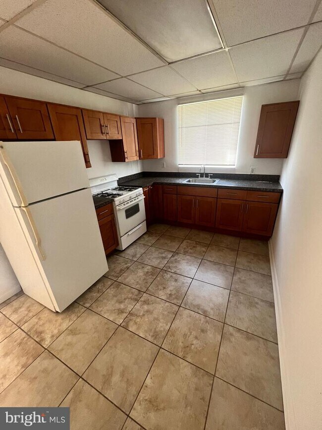 32 E Browning Rd, Bellmawr, NJ 08031 House Rental in Bellmawr, NJ