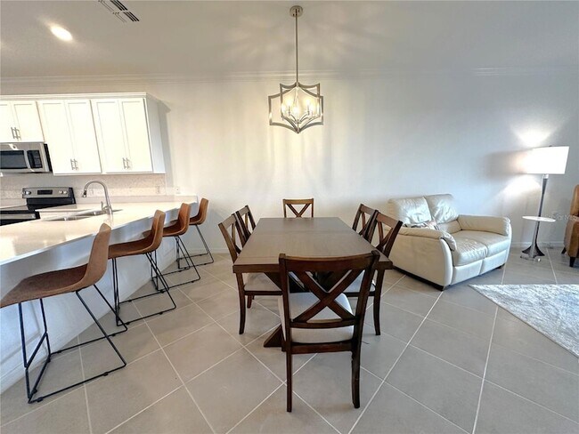 Foto del edificio - 14121 Heritage Landing Blvd