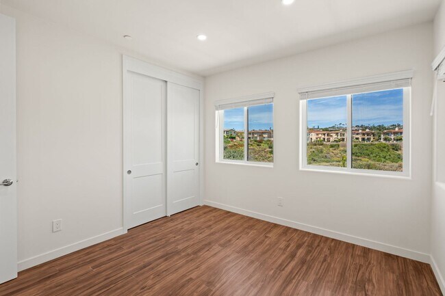 Foto del edificio - 1251-1253 Van Nuys St