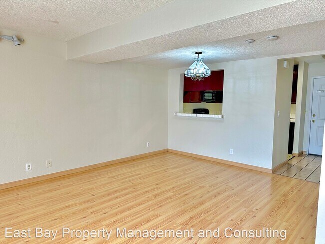 Building Photo - 3 br, 2.5 bath House - 36913 Newark Blvd. ...
