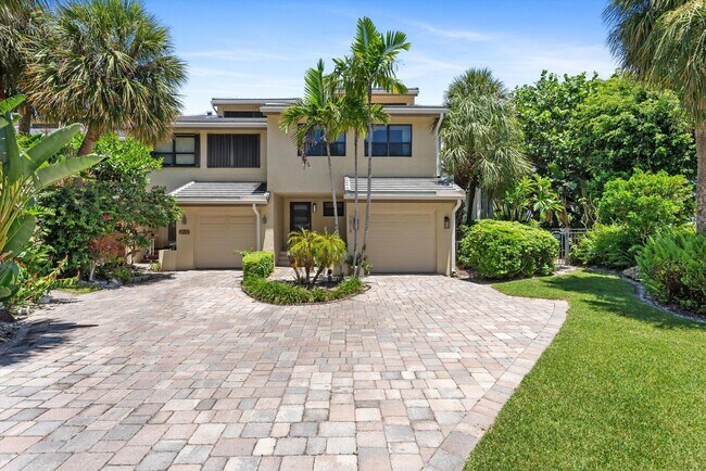 Building Photo - 1013 Bel Air Dr