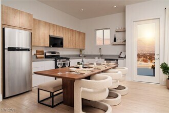 Building Photo - 5050 W Russell Rd