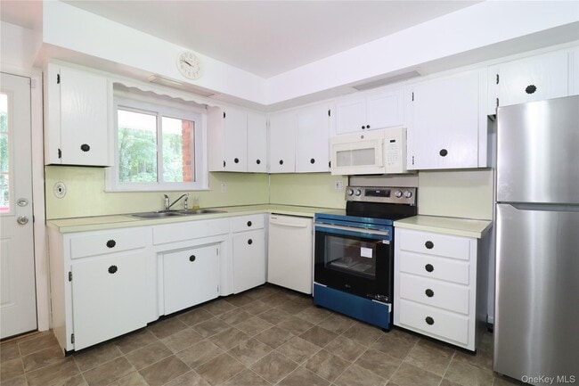 Building Photo - 168 Shear Hill Rd