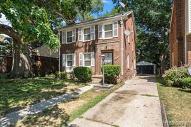 Building Photo - Welcome to this charming 3-BR, 1-BA house ...