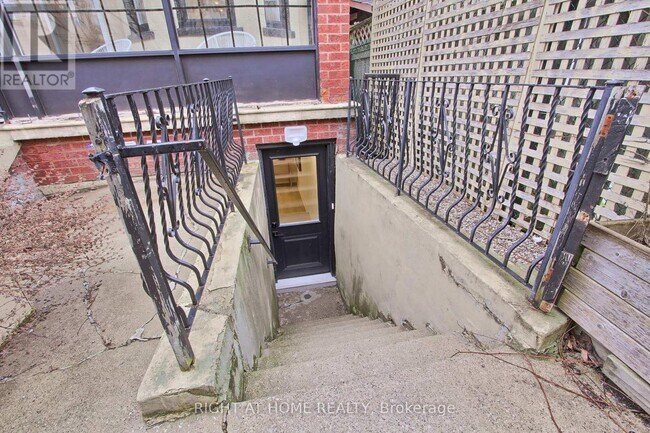 Photo du bâtiment - 1201 Dovercourt Rd