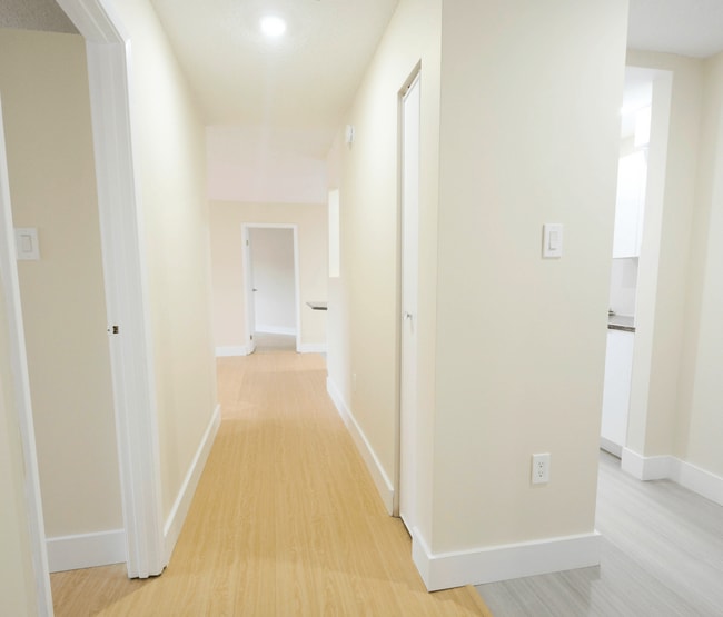 Building Photo - Quinpool Court