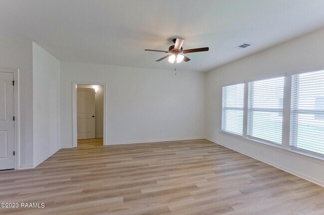 Foto del edificio - 203 Foggy Ln