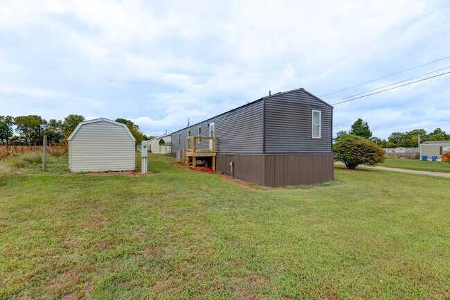 Building Photo - 295 Seays Rd