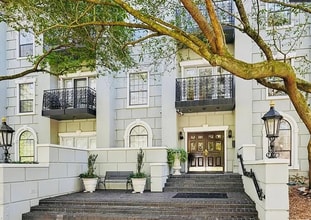 Building Photo - 3071 Lenox Rd NE