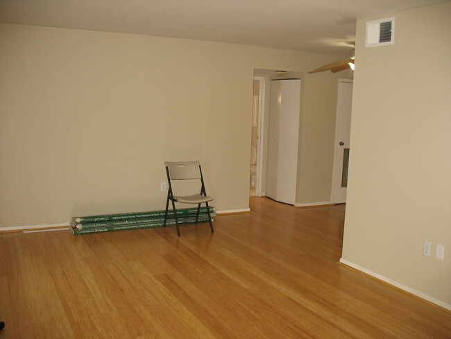 living to Dining rm - 6934 Hanover Pkwy