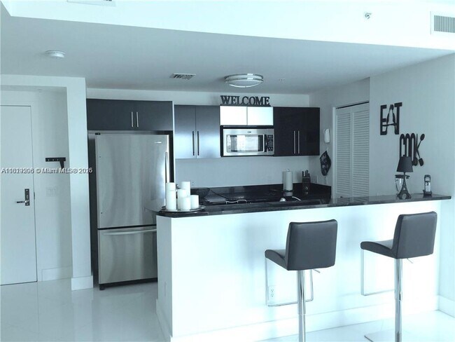 Foto del edificio - 300 S Biscayne Blvd
