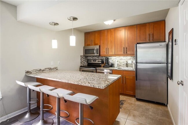 Foto del edificio - 7685 Northcross Dr