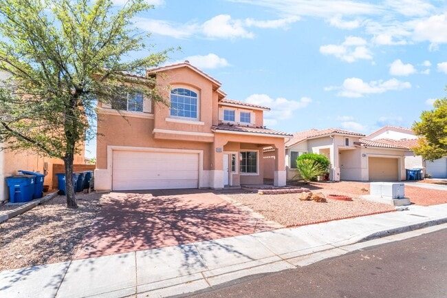 Foto del edificio - Beautiful 5 bed home with sparkling pool located in the heart of Las Vegas!