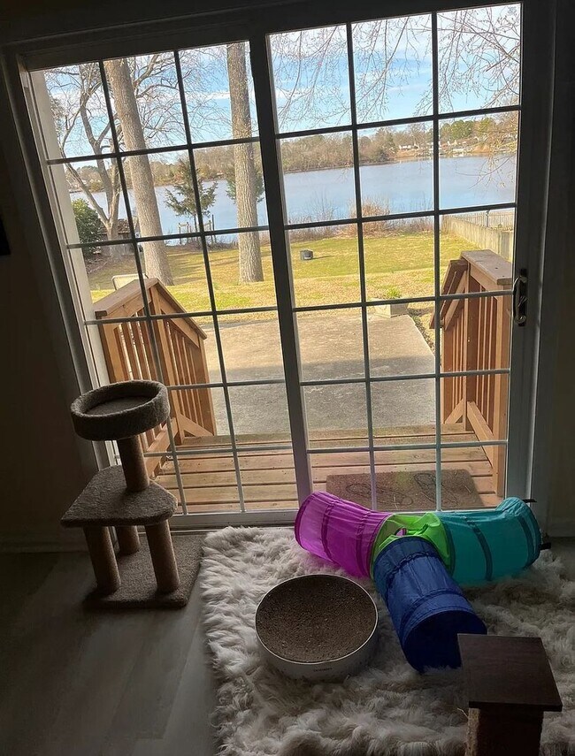 Foto del edificio - Beautifully renovated 3-bedroom, 2-bath home