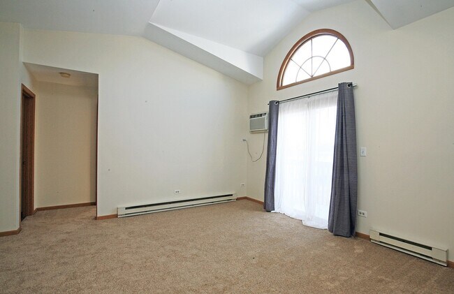 Building Photo - 1373 Cunat Ct