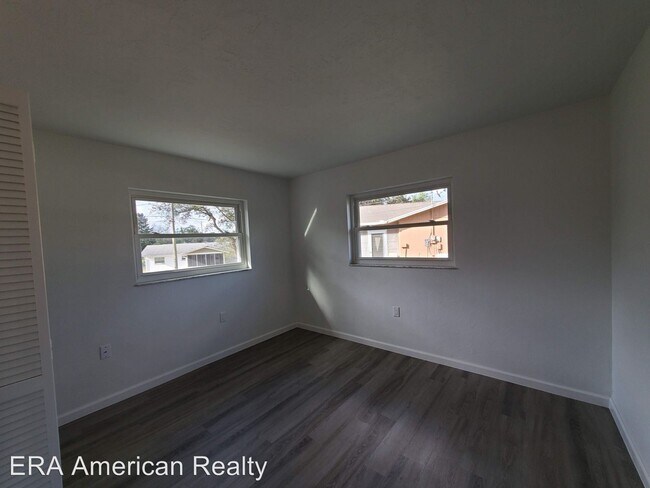 Building Photo - 2 br, 1 bath House - 202 S Lee st