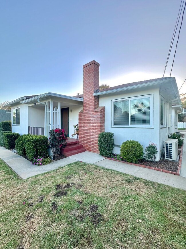Foto del edificio - Beautifully Remodeled Unit on the East Side of Santa Barbara