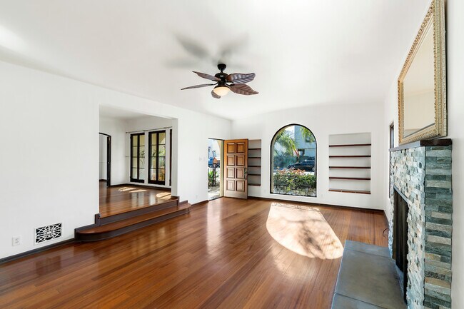 Foto del edificio - 8125 W 4th St