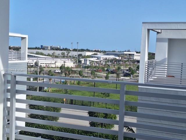 Foto principal - 9131 NW 33rd St