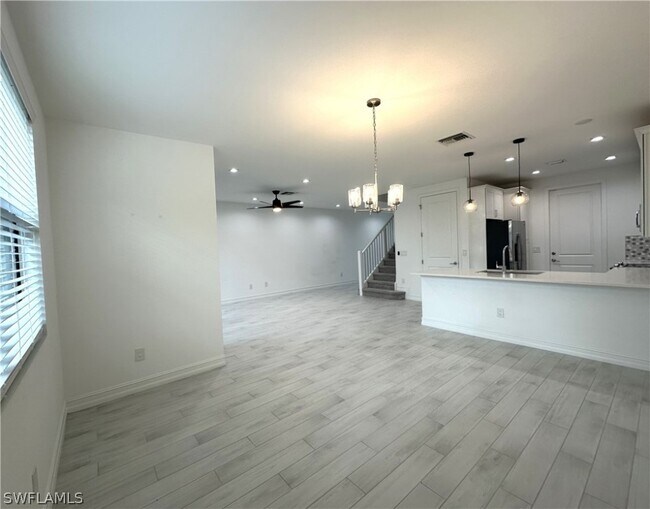 Foto del edificio - 7509 Carnegie Way