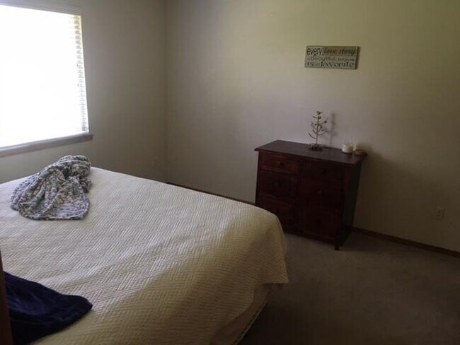 Building Photo - 2717 N Stoney Point Ct