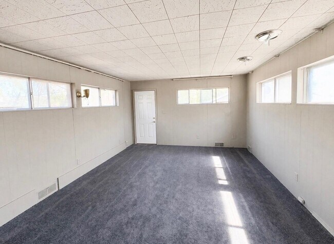 Foto del edificio - 5856 Barrett St