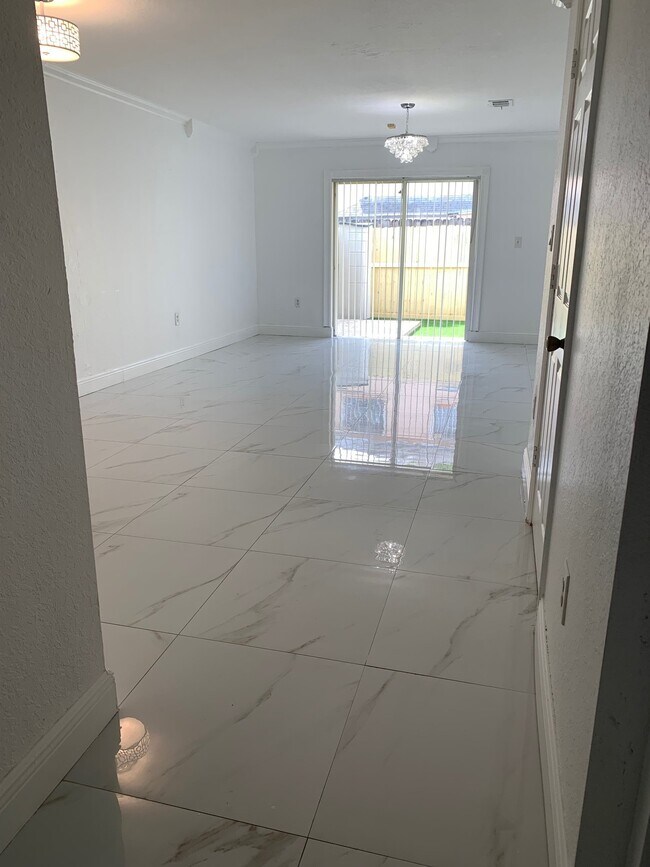 Foto del edificio - 19624 SW 103rd Ct