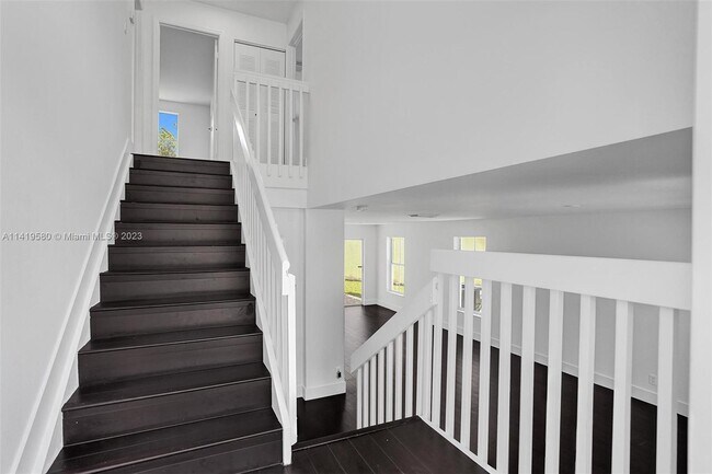 Building Photo - 8354 SW 42nd Ct