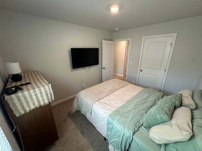 Property does NOT come furnished - 231 Hazel Ln