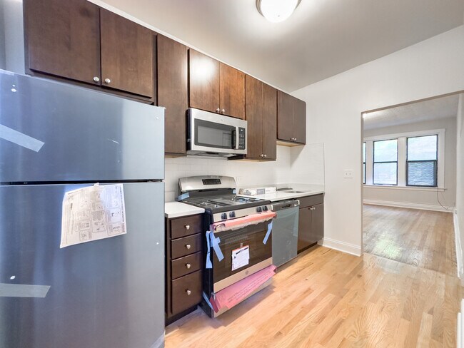 Foto del edificio - 1540 N Kedzie Ave