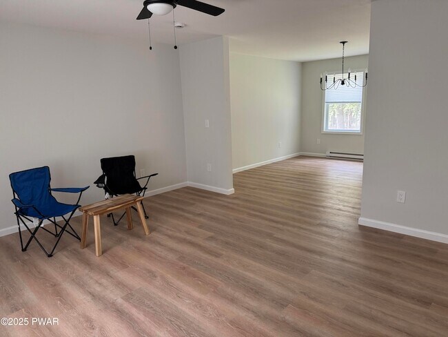 Foto del edificio - 125 Cobblestone Dr