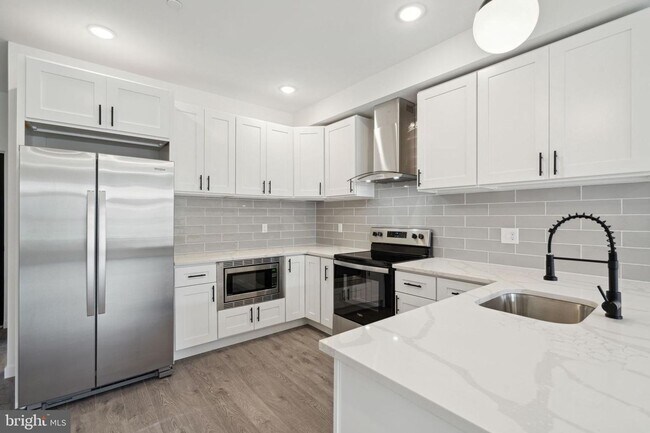 Foto del edificio - 5633 Warrington- New Construction 3 Bedroo...