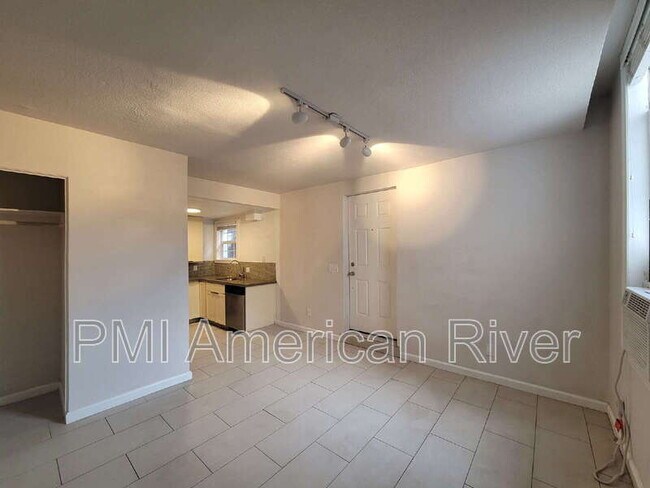 Foto del edificio - 1716 Capitol Ave