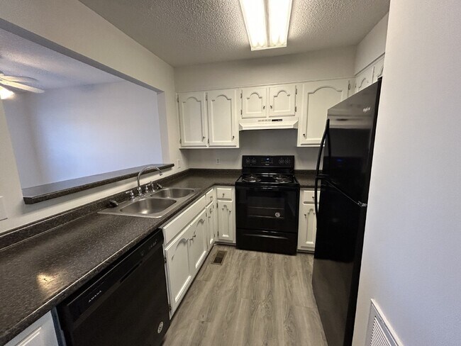 Foto del edificio - 3 BD 2 BA APARTMENT BY TTU FOR RENT