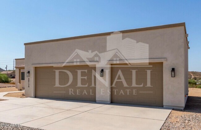 Foto del edificio - 48126 N Coyote Pass Rd