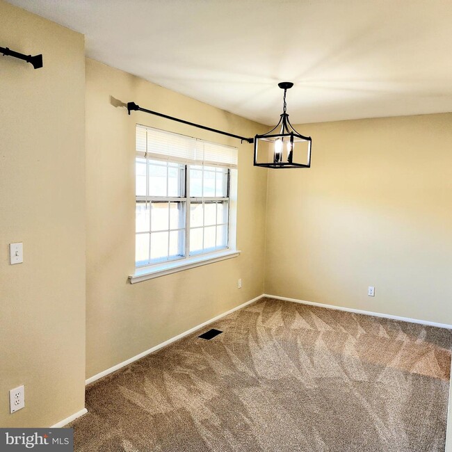 Building Photo - 220 Crocker Dr