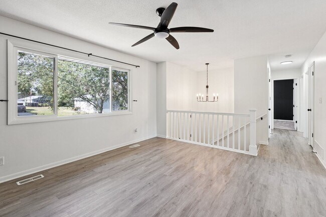 Foto del edificio - Updated Lincoln 3 Bedroom!!