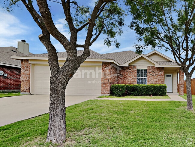 Building Photo - 2912 Mockingbird St