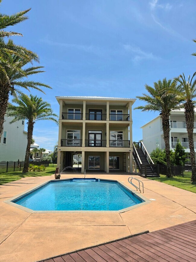 Foto del edificio - Waterfront 4/2 in Terry Cove with pool and boat dock