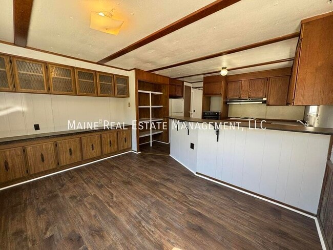 Building Photo - 10 Goodwin Lp