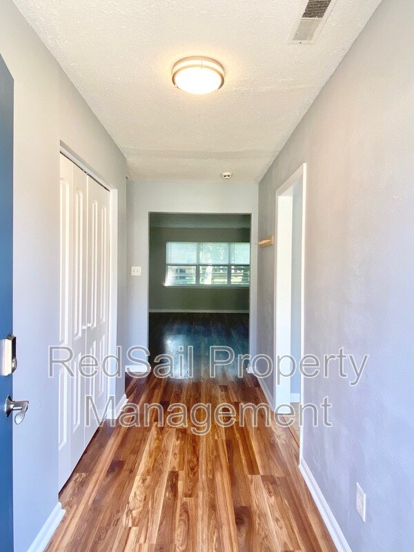 Foto del edificio - 1028 Anderson Way