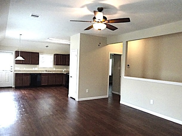 Building Photo - 5911 Brenwood Trails Ln