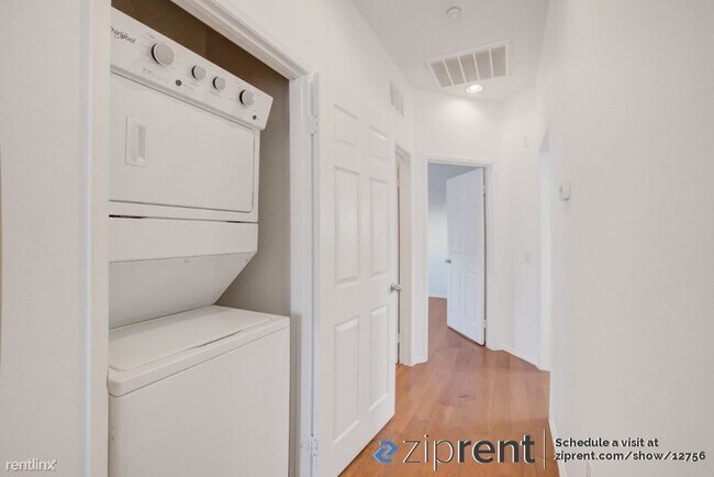 Building Photo - 2 br, 2 bath Condo - 3333 North Ventura Ro...
