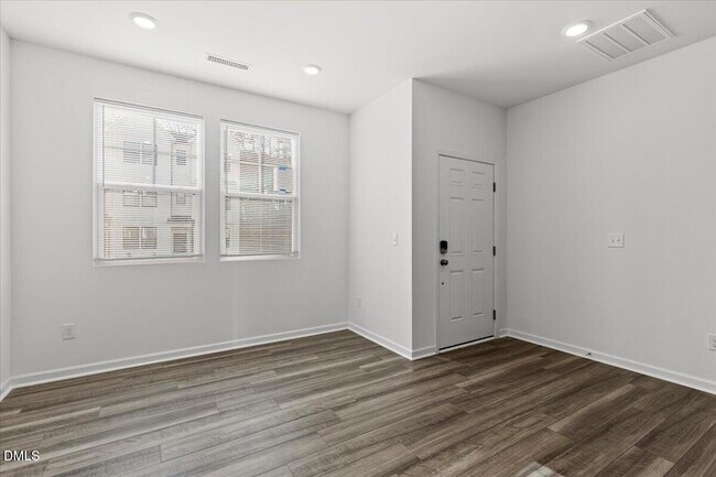 Foto del edificio - 1504 Crescent Townes Wy