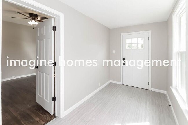 Building Photo - Pet friendly, 3 bedroom in Madison Place