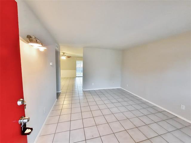 Building Photo - 911 Elmwood Dr