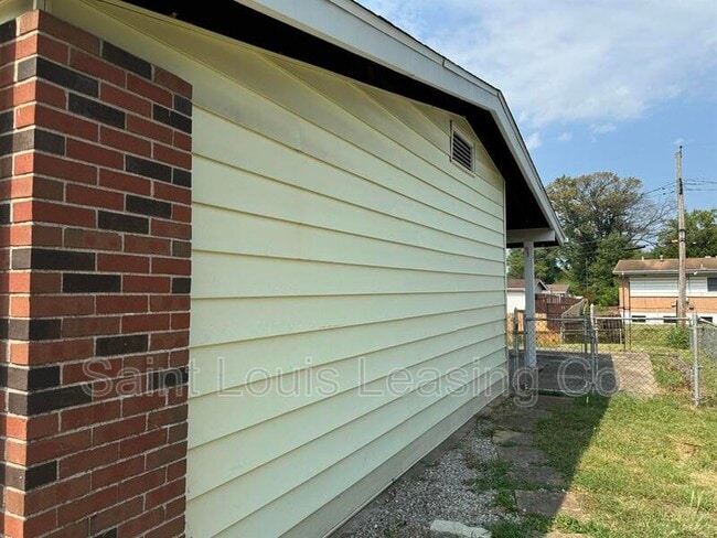 Building Photo - 1545 Fairmount Dr