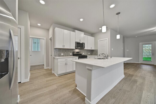 Building Photo - 6609 Lahna Oak Dr