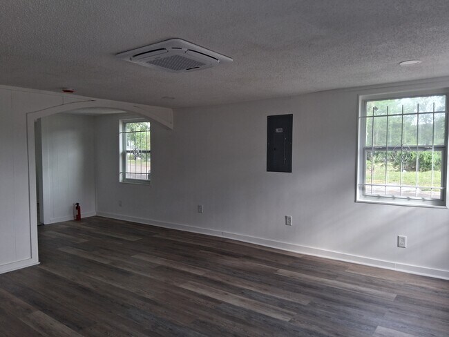 Foto del edificio - 2904 Moncrief Rd